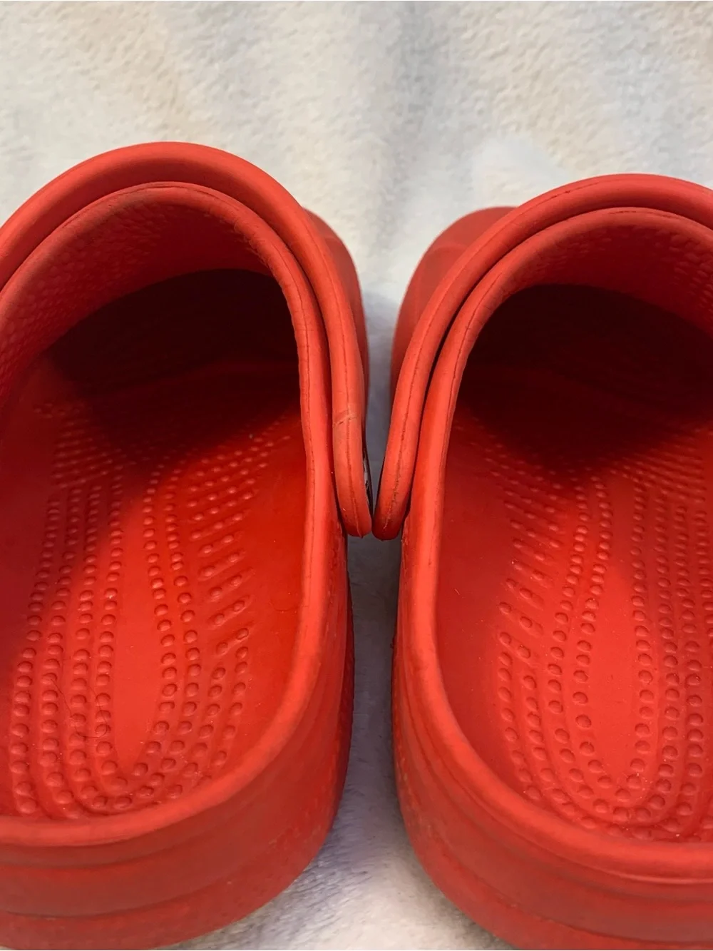 CROCS Kids Bright Red Slip-On Clogs with Heel Strap Sz M1 / W3